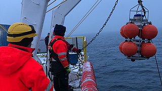 Recovering an ADCP mooring in the Laptev Sea.